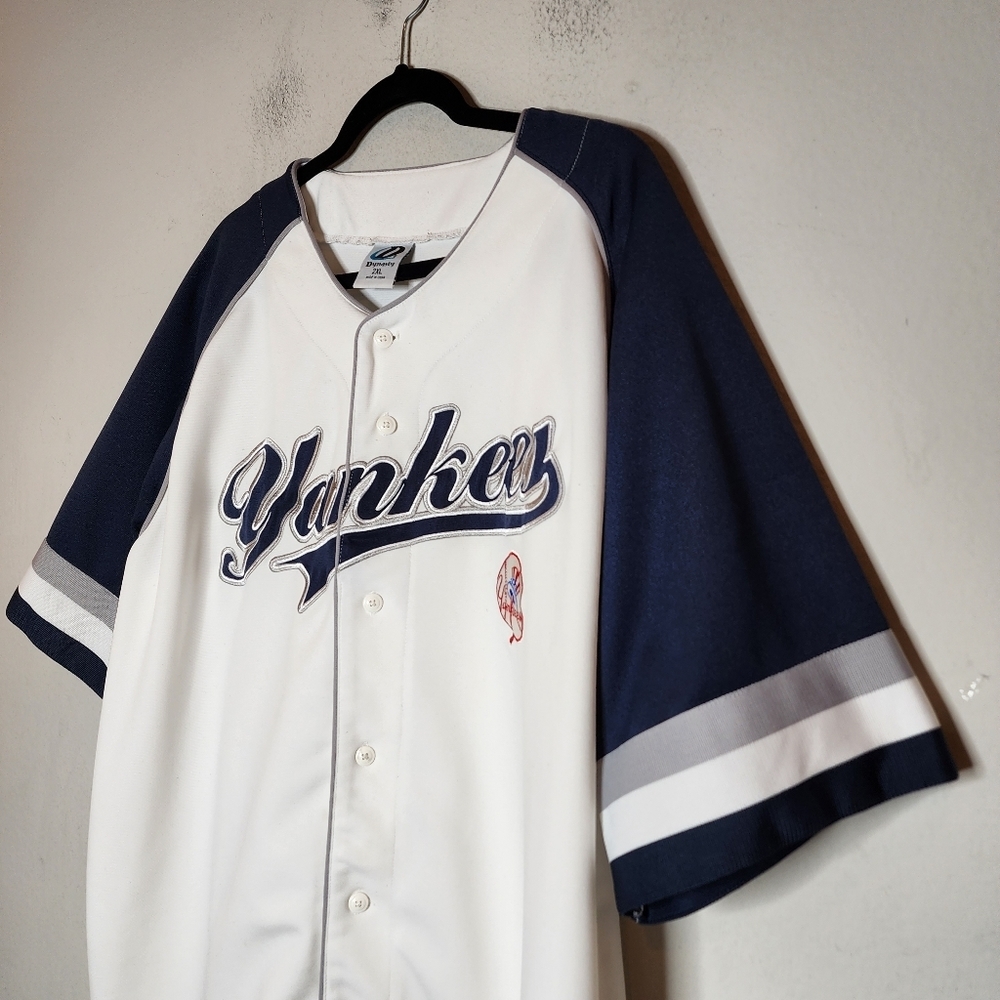 Yankees button down jersey 2XL. - Picture 14 of 16